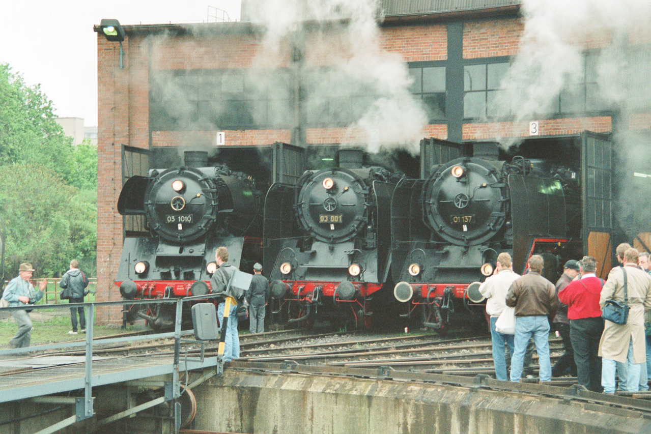 01 137, 03 001 und 03 1010 in  Dresden, 199x