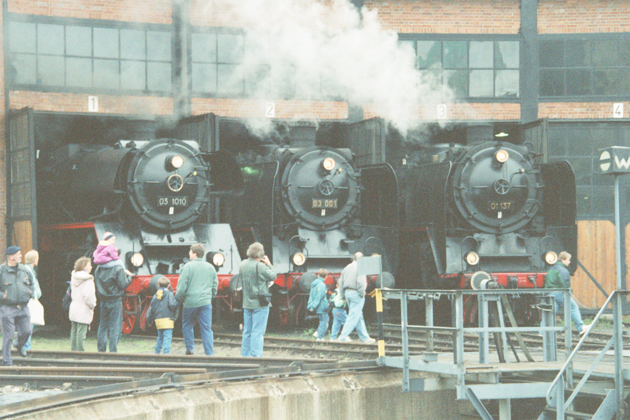 01 137, 03 001 und 03 1010 in  Dresden, 199x