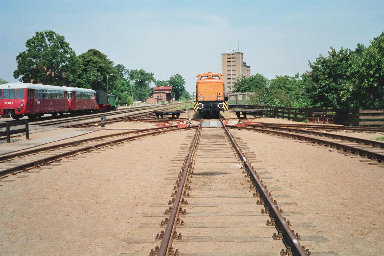 VEB Erdölverarbeitung Schwedt V 60-31 in Gramzow, 199x